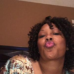 Meet your Posher, Cynthia